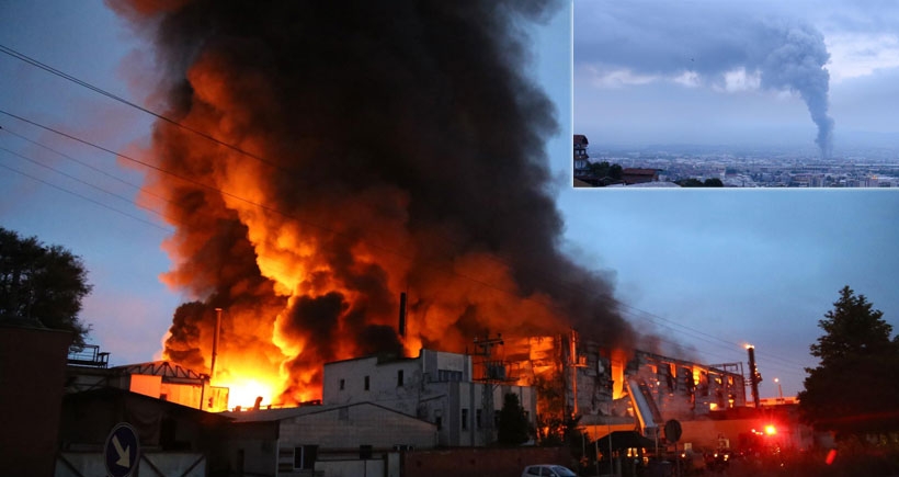 Fabrikadaki yangın, Kocaeli'yi dumana boğdu