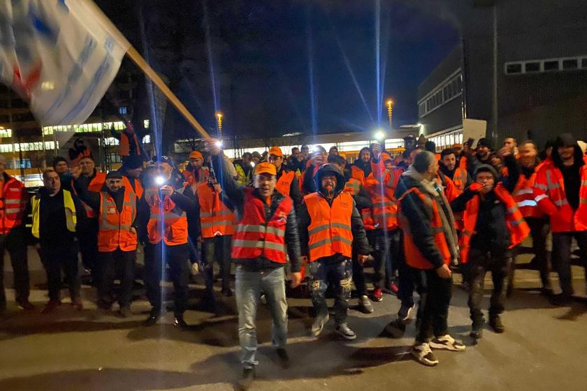 Hamburg'da iş bırakan demir yolu işçileri