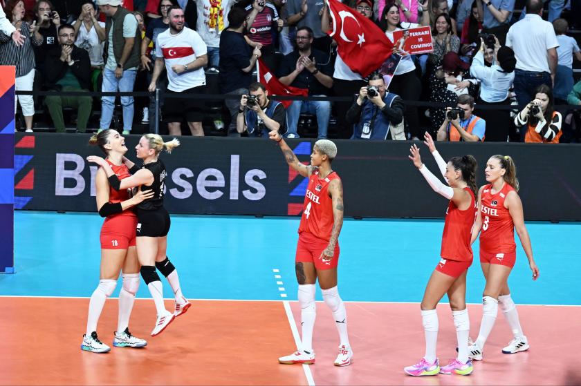 A Milli Kadın Voleybol Takımı finale yükseldi