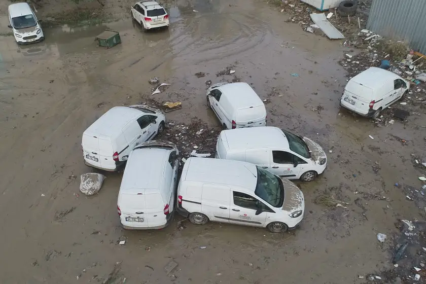 KESK Haber-Sen’den TRT yönetimine sel tepkisi: 'Çalışanlar kaderine terk edildi'