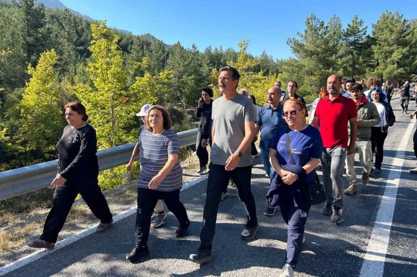 "Özgürlük Yürüyüşü"nün 13'üncü gününde barınma krizine dikkat çekildi