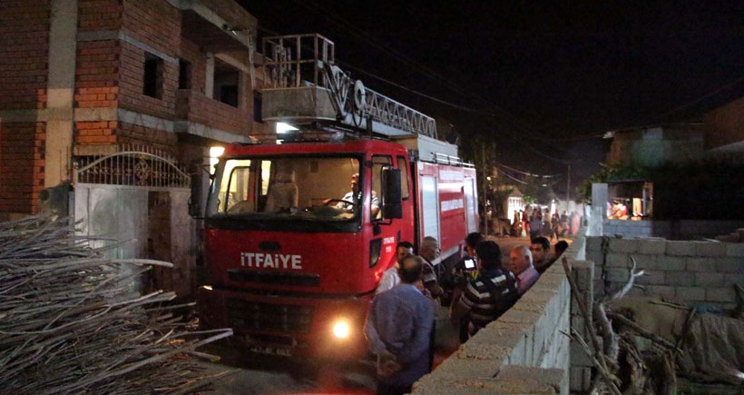 Su kesintisi yaşayan mahalleli, itfaiye aracı ile 3 personeli rehin aldı