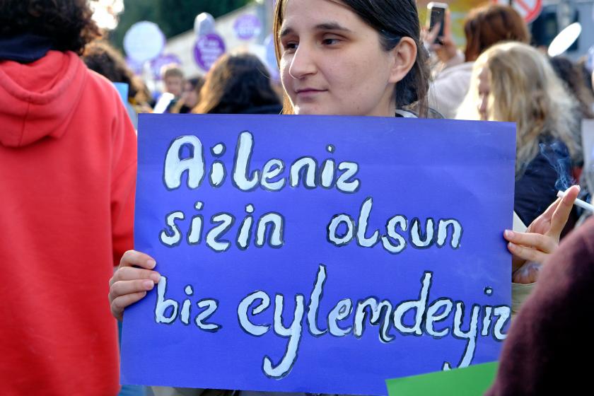 Kadın mücadelesi: Özgürlüğün ve direnişin lokomotifi