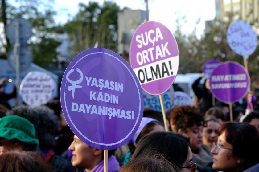 Cuma Hutbesinde giyim tarzına müdahaleye tepki: "Bu anlayışı mahkum edeceğiz"