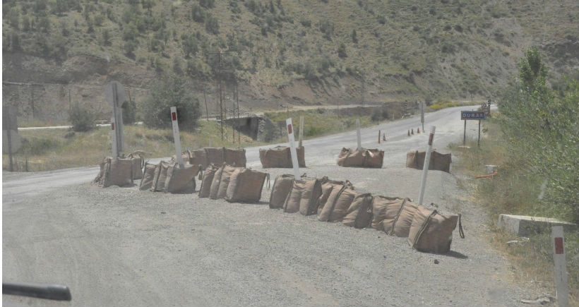 Hakkari'de 50 kilometrelik mesafede 6 kontrol noktası işkencesi