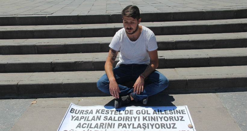 Alevi aileye dönük saldırıya karşı oturma eylemine geçti