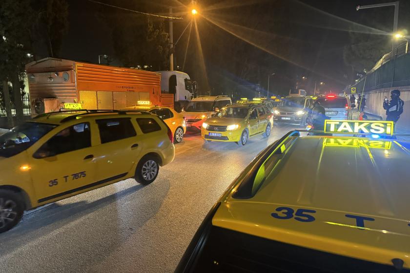 İzmir'de taksiciler öldürülen meslektaşları için konvoy oluşturdu