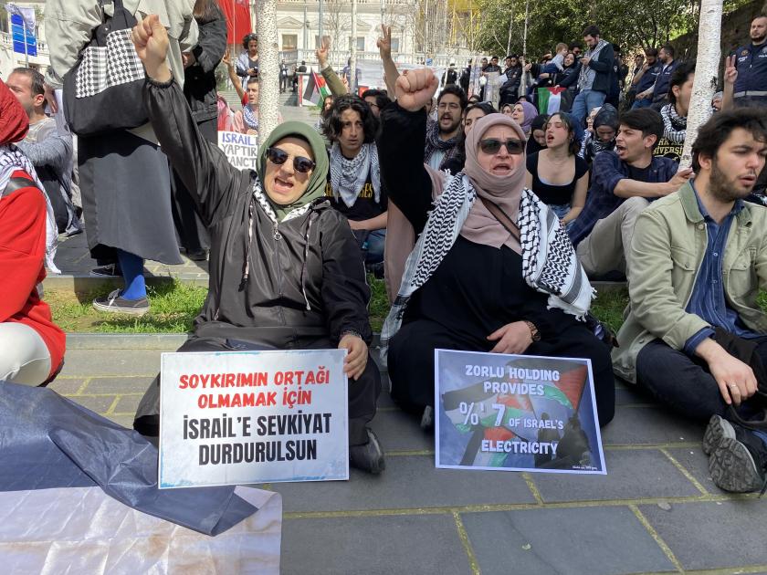 Filistin İçin Bin Genç: Bu soykırımın suç ortakları olarak anılacaksınız!