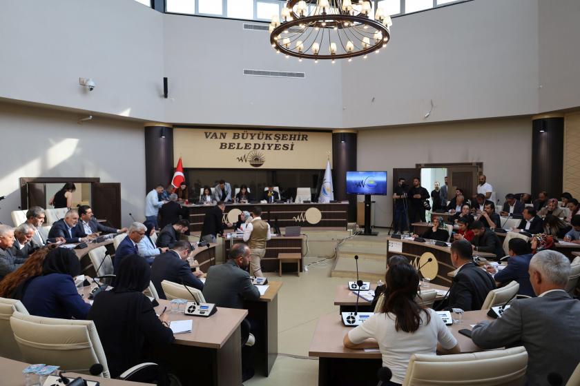 Van Büyükşehir Belediyesi ilk meclis toplantısı