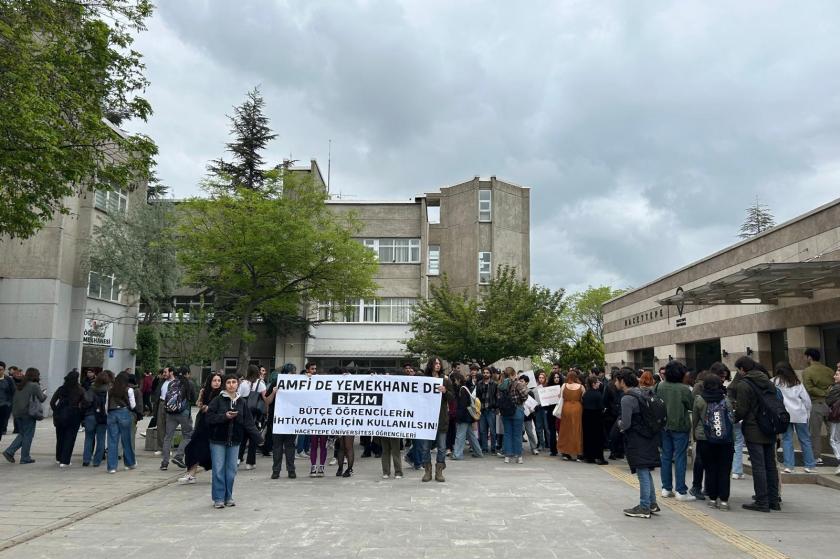 Hacettepe öğrencileri Rektörlüğe yürüdü: Yemekhane zammı geri çekilsin