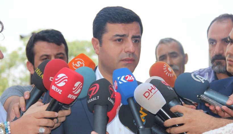 Demirtaş: Davutoğlu, 'Bize silah sıkmayana biz de sıkmayız' demeli