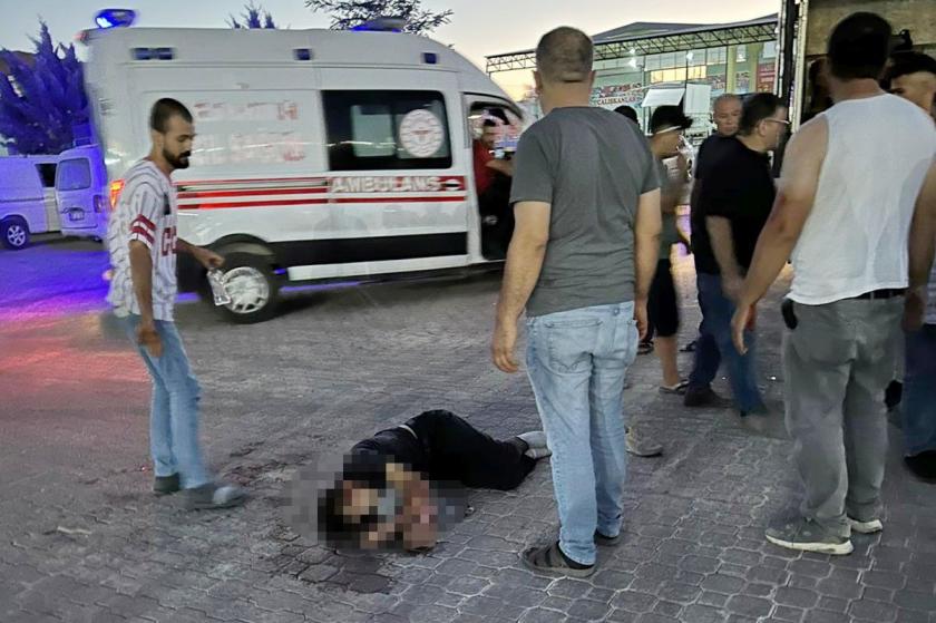 Kamyona çarpan 18 yaşındaki motokurye hayatını kaybetti