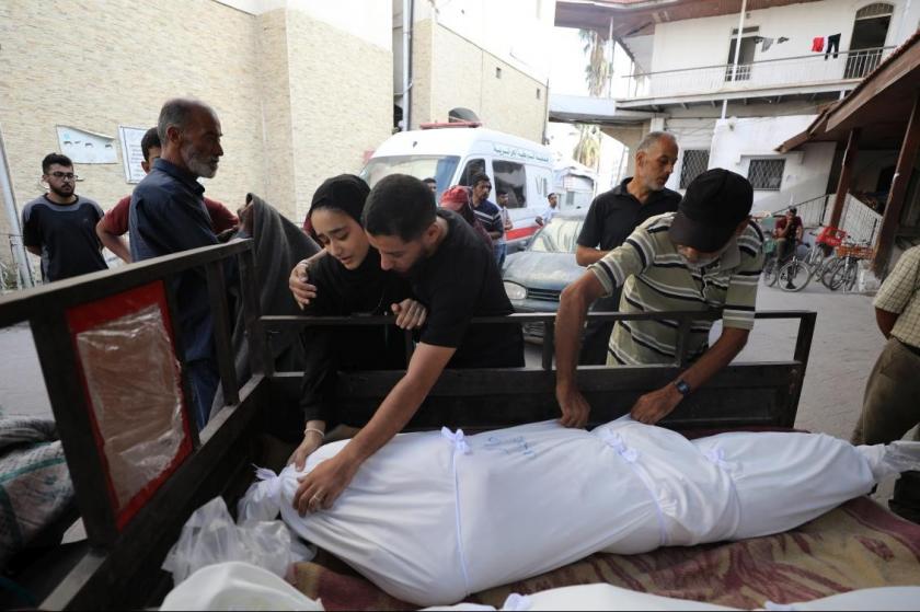 İsrail'in, Gazze'nin çeşitli bölgelerine düzenlediği hava saldırılarında 13 Filistinli öldü