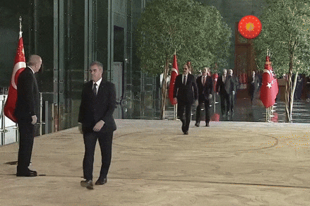 Sarayda tebrik koşusu