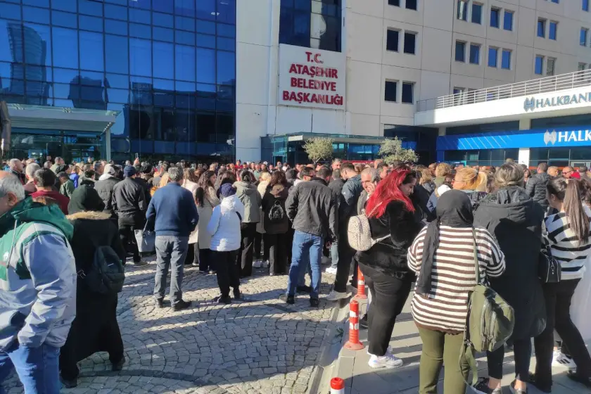 Ataşehir Belediyesinde operasyonların altında işçiler kaldı: 6 aylık zammın reel karşılığı 0,25
