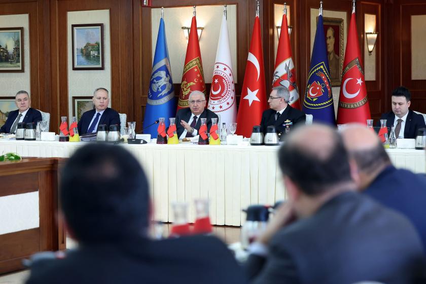 Bakan Güler açıkladı: Türkiye, HTŞ yönetimiyle askeri iş birliğine hazır
