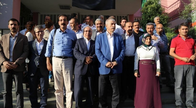 Emek ve demokrasi güçleri heyeti Yüksekova'da mahsur kaldı