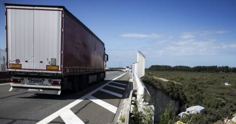 Avusturya'daki bir kamyonda 50'ye yakın mülteci ölü bulundu