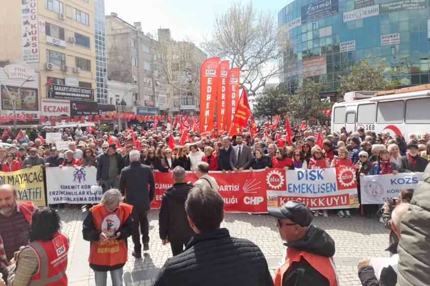 Edremit Demokrasi Platformu eylemde: Çözüm sokakta, sandıkta değil