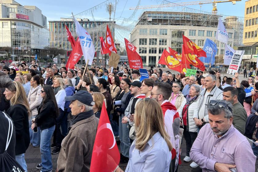 Almanya’da Türkiye’deki operasyonlar protesto edildi