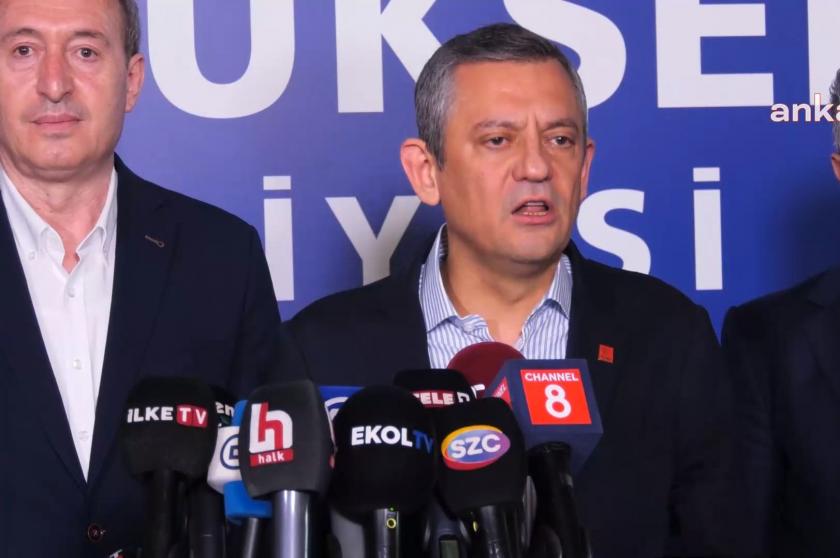 Özgür Özel ve Tuncer Bakırhan Saraçhane'de açıklama yapıyor