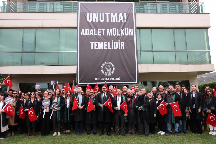 Muğla ve Burdur Barosu'ndan İstanbul Barosu'na yönelik hukuksuzluğa tepki: "Savunmayı savunmak zorunda bırakıldık"