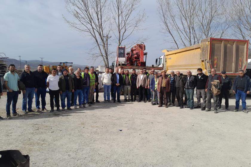 Ücretleri yatırılmayan yol işçileri iş durdurdu