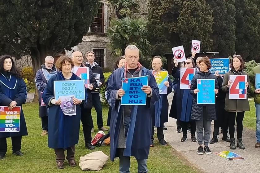 Boğaziçi akademisyenleri: “Öğrencilerimize dokunmayın!”