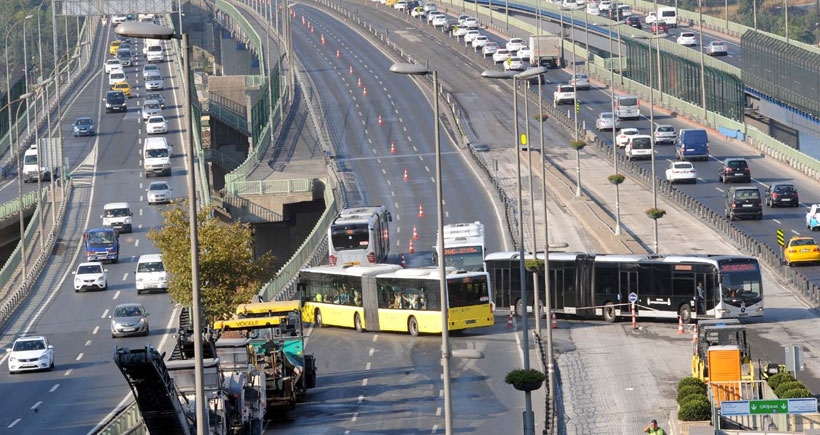 Haliç Köprüsü metrobüs yolu bakıma alındı