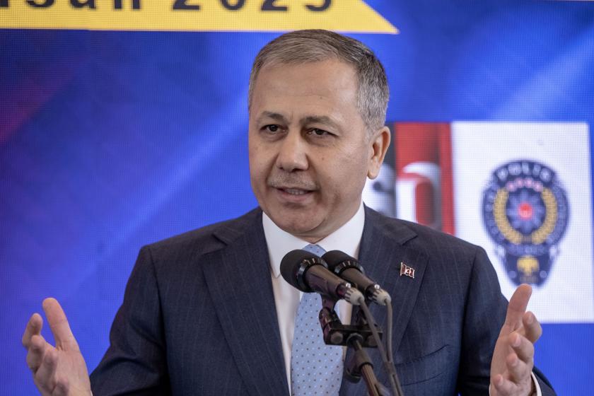 Bakan Yerlikaya'dan polislere: Meşruiyeti sokakta arayanlara en net cevabı verdiniz