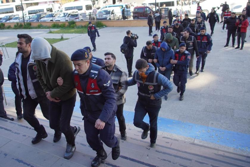 Kapıkule'deki rüşvet operasyonunda gözaltına alınan 23 gümrük memuru tutuklandı