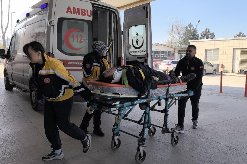 Cam takarken yüksekten düşen işçi ağır yaralandı