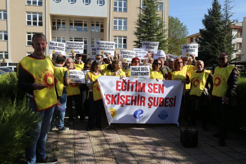 Öğretmenler Eskişehir'den seslendi: Bakan Tekin istifa