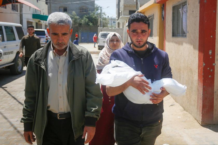 Gazze'de yetersiz beslenme nedeniyle 11 aylık bebek hayatını kaybetti