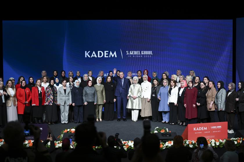 Erdoğan KADEM Genel Kurulu'nda konuştu: İstanbul Sözleşmesini hedef aldı, 'nüfusun azalması savaştan kötü' dedi