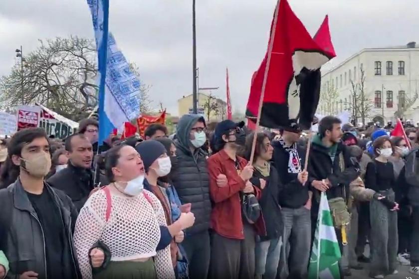Beyazıt’ta öğrencilere abluka: Öğrencilerin Saraçhane’ye yürümesi engelleniyor
