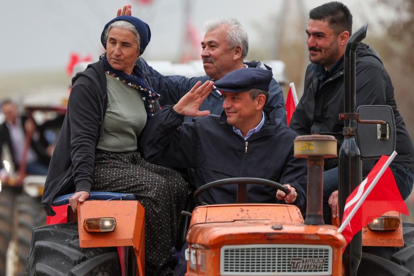 Özgür Özel dini cemaat liderlerinin Paskalya Bayramı'nı kutladı