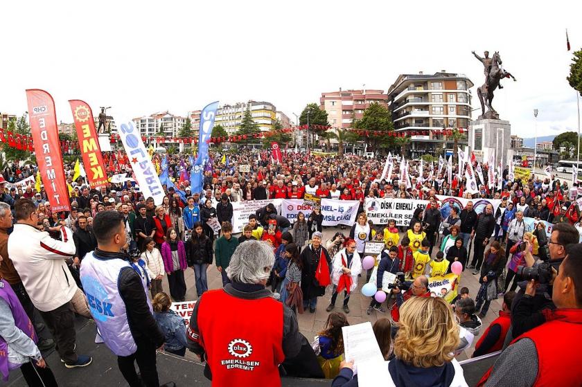 Balıkesir'in ilçelerinde yurttaşlar talepleriyle yürüdüler