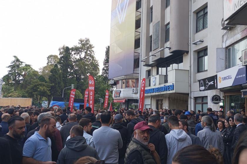 TİS sürecindeki Konak Belediyesi işçileri iş bıraktı