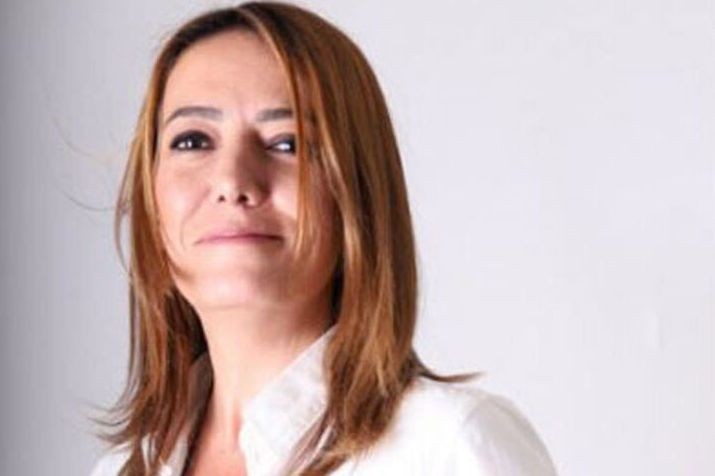 Tehdit edilen Kıbrıslı gazeteci Akın: 'Hiçbir yere gitmiyorum, ne olacaksa burada olacak!'