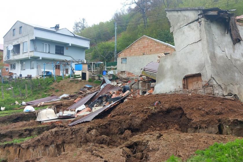 Samsun'da heyelanda evi yıkılan Dinçer: "Mağduriyetimizin giderilmesini istiyoruz"
