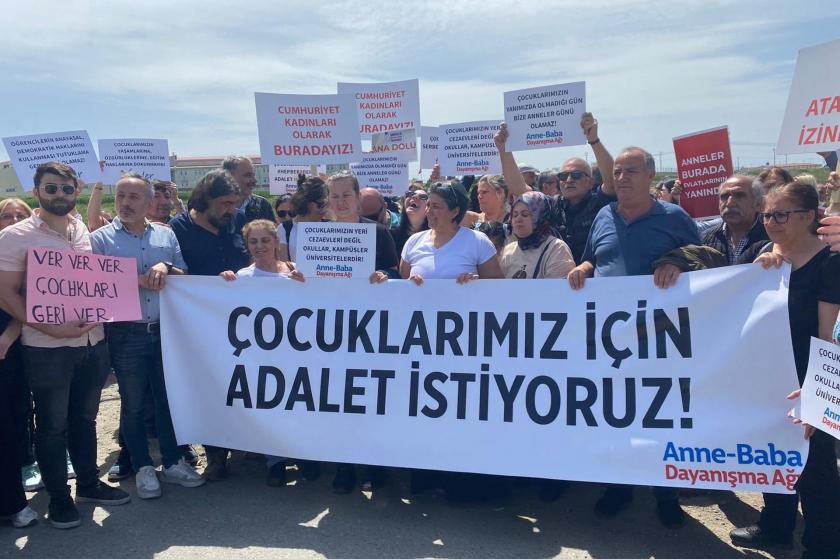 Anne Baba Dayanışma Ağı'ndan Silivri'de açıklama: Adalet istiyoruz