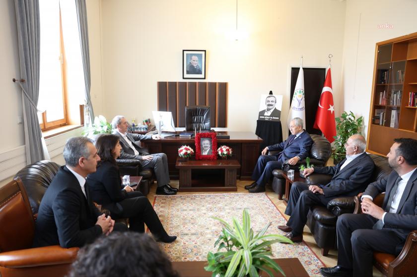 Bülent Arınç'tan "Önder'e suikast girişimi" açıklaması: Görev alanlar dikkatli olmalı