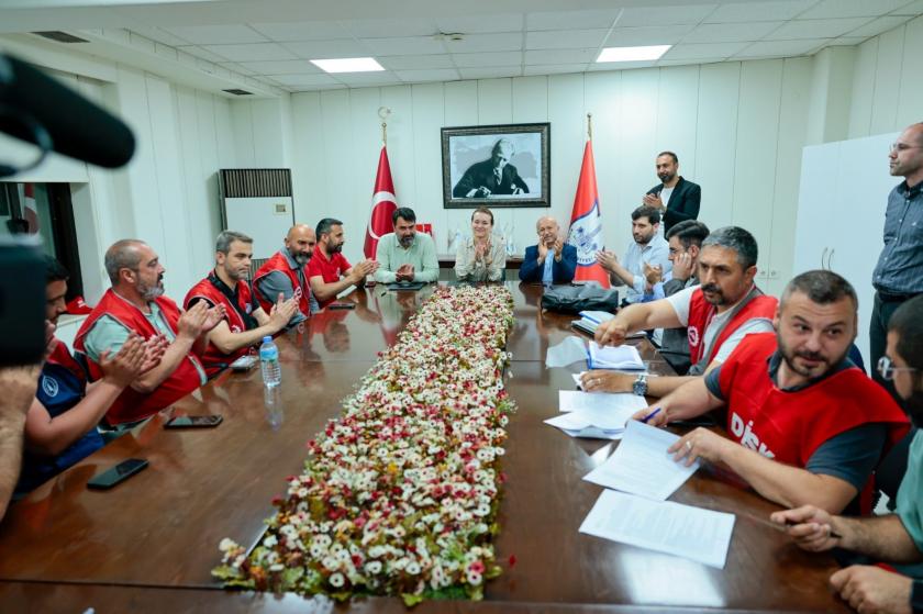 Konak Belediyesinde TİS'in imzalanmasıyla grev sona erdi