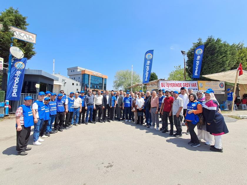 Portakal Plastik’te grev sürüyor: Kadın işçiler grevin en önünde