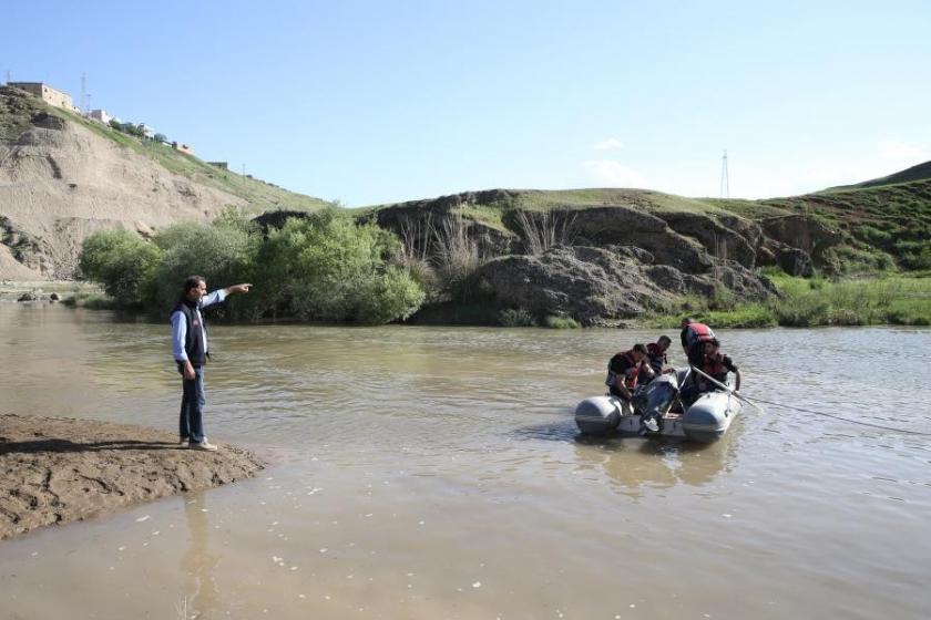 Siirt'te Kezer Çayı'na giren 14 yaşındaki çocuk kayboldu