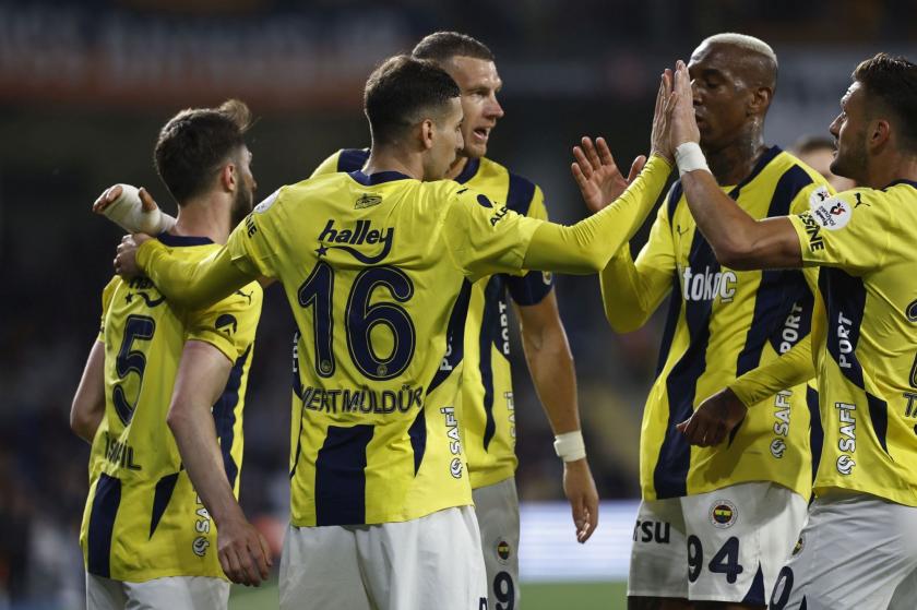 Fenerbahçe deplasmanda Başakşehir'i 4-1 mağlup etti