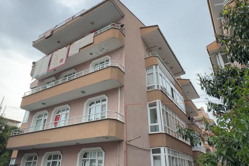 Riskli bina tahliye edilip mühürlendi