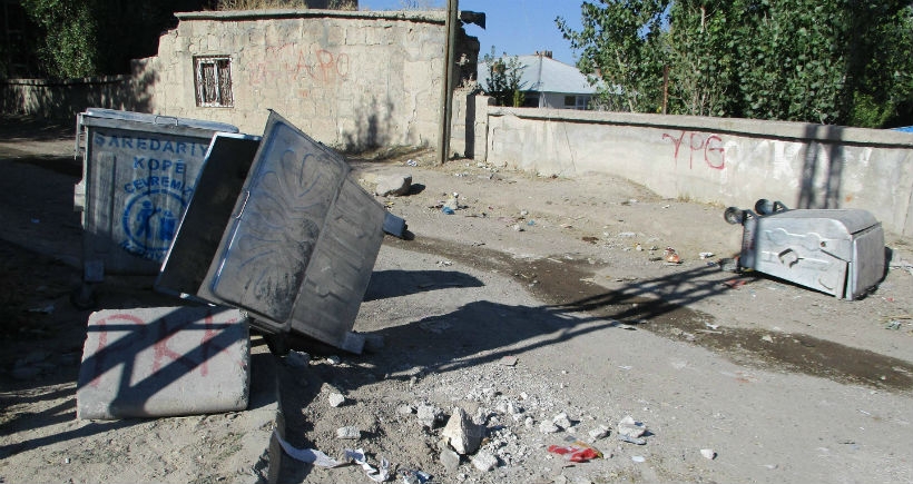 Polis lojmanlarına ses bombası atıldı