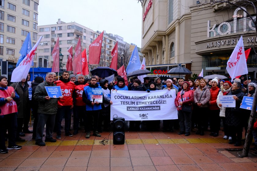 İstismardan yargılanan müftü göreve iade edildi